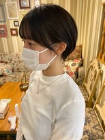 ラヴィズム(LUVISM) 大人可愛い丸みショート耳掛けマッシュひし形小顔 １０ 代２０代