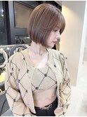 ピンクベージュ　ボブ