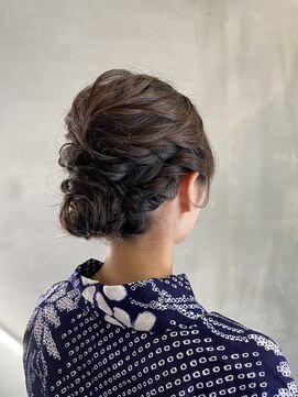 トゥループレイス(true place) 浴衣ヘアアレンジ