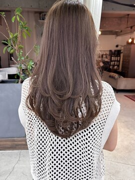 インビテーション(invitation) 大人かわいいレイヤーカット顔周りカット前髪カットくびれヘア