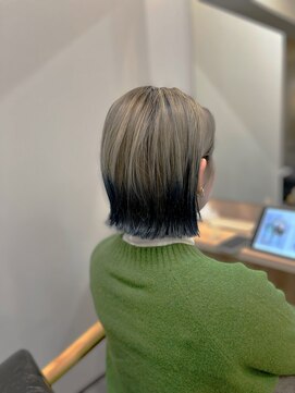 ノイ(noi.) 【noi.】ネイビーグラデーション×外ハネボブ