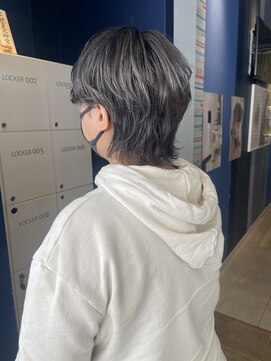 コワファースト 大分(COIFF1RST) ショートウルフのグレージュカラー