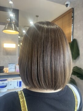 エレノア 越谷(Eleanor) 白髪をひろうハイライト/白髪と繋げるハイライト【RIE】