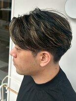 ギネス(Giness)&nbsp;フェザーパーマツーブロック×ハイライト