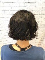 ミーティア バイ クアトロ(Meteor By QUATRO) カットで軽やかさを加えたナチュラルエアリーボブ