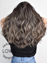 ルーヴェ(LOWE)&nbsp;【LOWE池谷】外国人風ハイライトを積み重ねたNYスタイルでお洒落