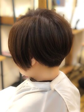 ギャロ(Gallo) 前下がりボブ