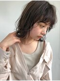 ミディアムレイヤー　顔まわりレイヤー　透明感　ベージュ系　