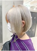 前下がりボブ、ホワイトブロンド、プラチナブロンド