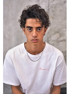 スナッグルサロン(SNUGGLE SALON) ツイスパ×アップバング/七三オールバックかき上げヘア/刈り上げ