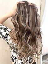 ラビス(Lovis)&nbsp;ミディアム/暗めカラー/デザインカラー/フェイスフレーミング