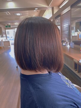 プレッソヘアー Presso hair ピンクカラー 前下がりボブ