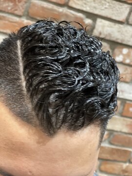 ヒロギンザバーバーショップ 丸の内店(HIRO GINZA BARBER SHOP) 震災刈りパーマ