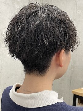 フイ 代々木(Hui) 束感ショート/メンズツーブロック/コンマヘアアップバング波巻き