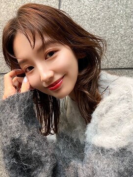 ホォレ 豊中店(fore) ベージュインナーカラーショートボブレイヤーミディアム前