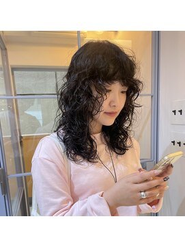 サヴィー(suvvy) 強めリッジのミディアムパーマ【福岡/天神】似合わせカット