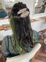 ヘアーアンドメイクアップモパ&nbsp;ハーフアップアレンジ