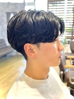 デプト(DEPT.)&nbsp;ニュアンスパーマメンズカットメンズサロンセンターパート眉毛