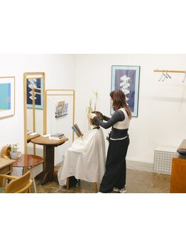 お客様1人1人の魅力を引き出す実力派スタイリストが在籍◇受付からお見送りまで責任もって担当します◎