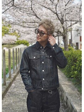 スーク(souq.) ベージュとショート