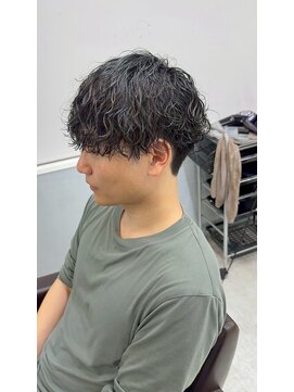 オゼル(OZEL) 【センターパートマッシュ】抜け感×色気を纏う上品メンズカット