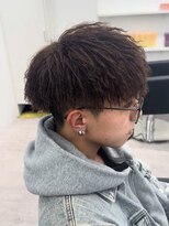 ルースト 心斎橋店(ROOST)&nbsp;刈り上げセンターパート/波巻きツイストスパイラル/心斎橋