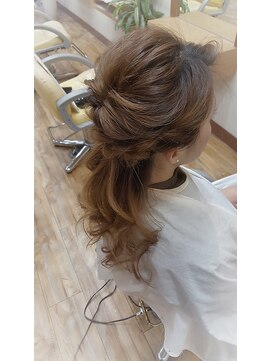 ジークス(zeax) ハーフアップ♪