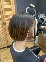 アルター(aL ter)&nbsp;ぱつっとボブ×インナーホワイトベージュ