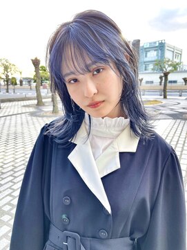 ロマーリ(LOMARLIE) 顔まわりデザインディープブルー_垢抜けスタイル