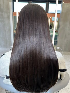 ロンドルーチェ 心斎橋(Lond luce) ダークアッシュ/ミディアムレイヤーカット［髪質改善/縮毛矯正］