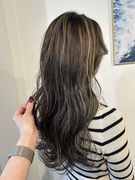 マリン(Marine) 20代30代コントラストハイライトカラーロング