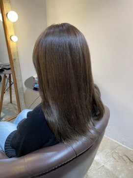 ビハインドザカーテン(BEHIND THE CURTAIN) ナチュラルブラウンの大人ミディ