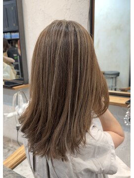 フローレア(Flow rare) 白髪ぼかしハイライト/ハイライトカラー【岩本大樹】