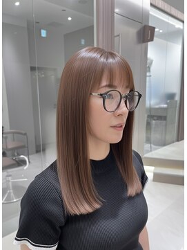 ルピナ(Lupina) まとまるミディアムストレート × METEOカラー