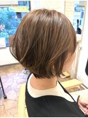 30～50代ベージュ系ハイライトが生きるショートボブ　tosa001