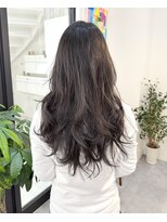 エブリ(evri)&nbsp;ロングレイヤー　レイヤー　レイヤーカット　トリートメント