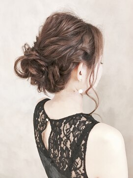 リルア 博多(LIRUA) ゆるめの編み込みアレンジ