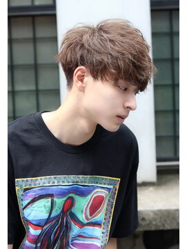 ネイビー(NAVY) 前下がりソフトツーブロックフェザーマッシュショートレイヤー