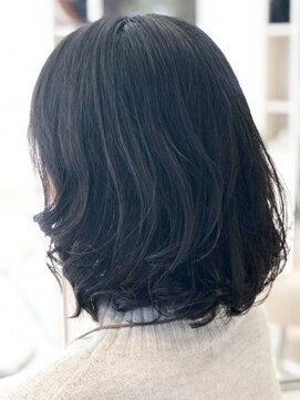 ミーティア バイ クアトロ(Meteor By QUATRO) 透明感カラー×愛されボブ