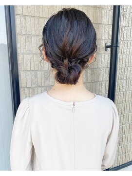 フィオーレ ヘアデザイン(FIORE hair design) シニヨン 結婚式 二次会 お呼ばれ