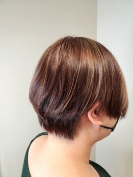 エイムヘアコルト 溝の口店(eim hair colt) ショートボブ×ハイライト