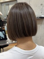 ヨロ 小岩(YOLO) ハイライトショートヘアダブルカラーイルミナカラーオージュア