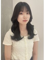 ヨーク(YOKE)&nbsp;【 YOKE 】暗髪ミディアムレイヤー顔まわり小顔カット