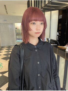 スニュウ(snuw) 【 snuw mina】 ピンクベージュ×ぱつっとボブ