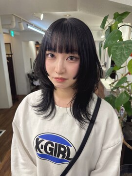 インビテーション(invitation) ロングウルフ ミディアムウルフ ハイレイヤー ブルーブラック