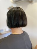 みどりであおな刈り上げボブ