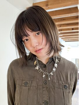 ローネス(LONESS) ヘーゼルブラウン ハッシュカット ボブレイヤー 外ハネボブ