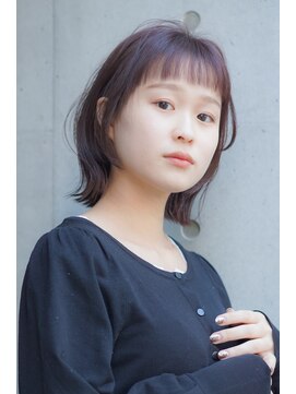 デザインカットで軽やかボブ