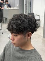 オーバルバイアピッシュ(OVARL by apish)&nbsp;大きめ緩め波巻きパーマ/メンズパーマカットシャドウパーマ