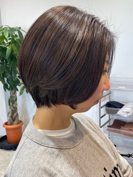 エリマ 横浜西口(elima) 大人丸みショートボブ赤み消しイルミナカラー